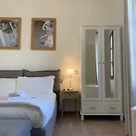 Domus Plaza Πανσιόν