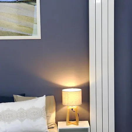 Domus Plaza בית הארחה