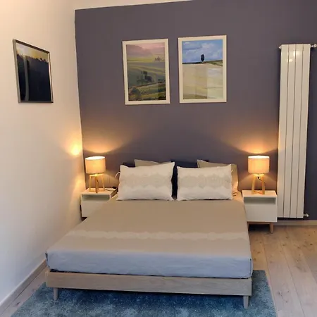 Domus Plaza בית הארחה 4*