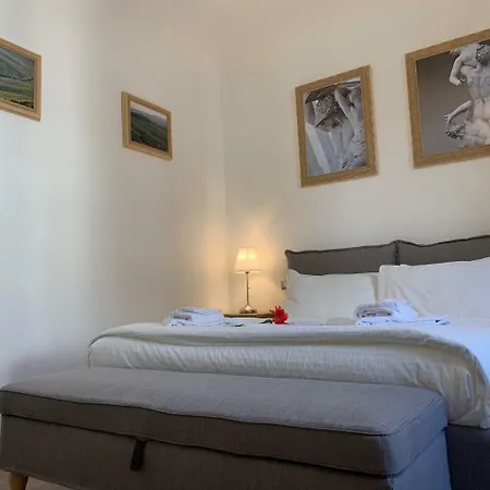 בית הארחה Domus Plaza פירנצה