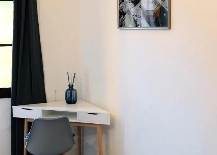 Πανσιόν Domus Plaza 4*