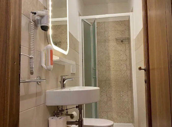 Domus Plaza Πανσιόν